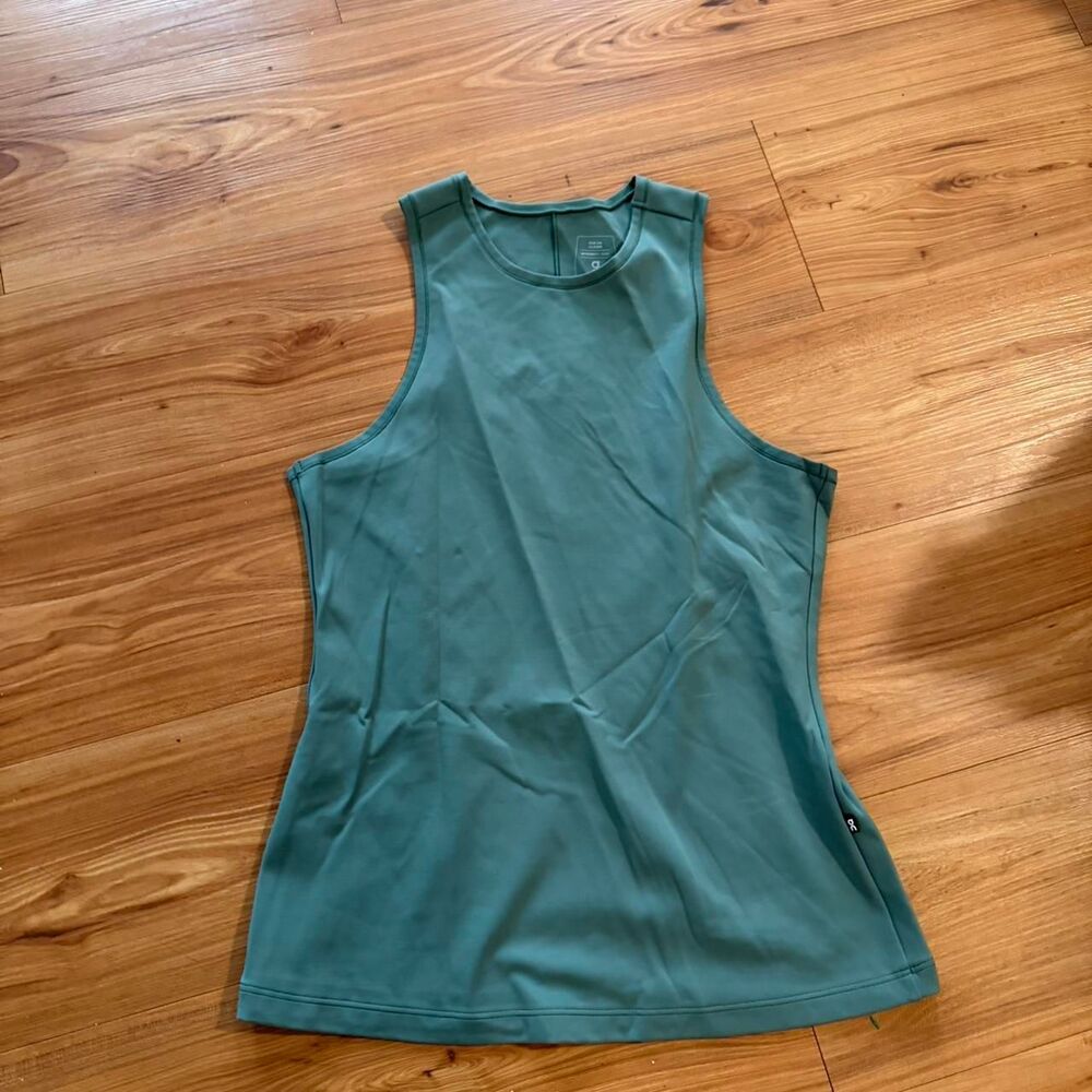 On-running Women's Green and Blue Vest